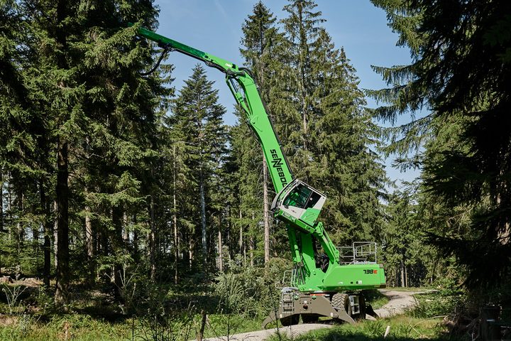 SENNEBOGEN 738 E tree care handler