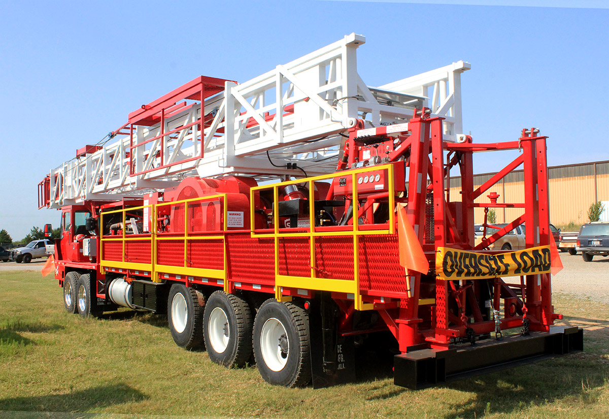 Service King SK 475 workover rig