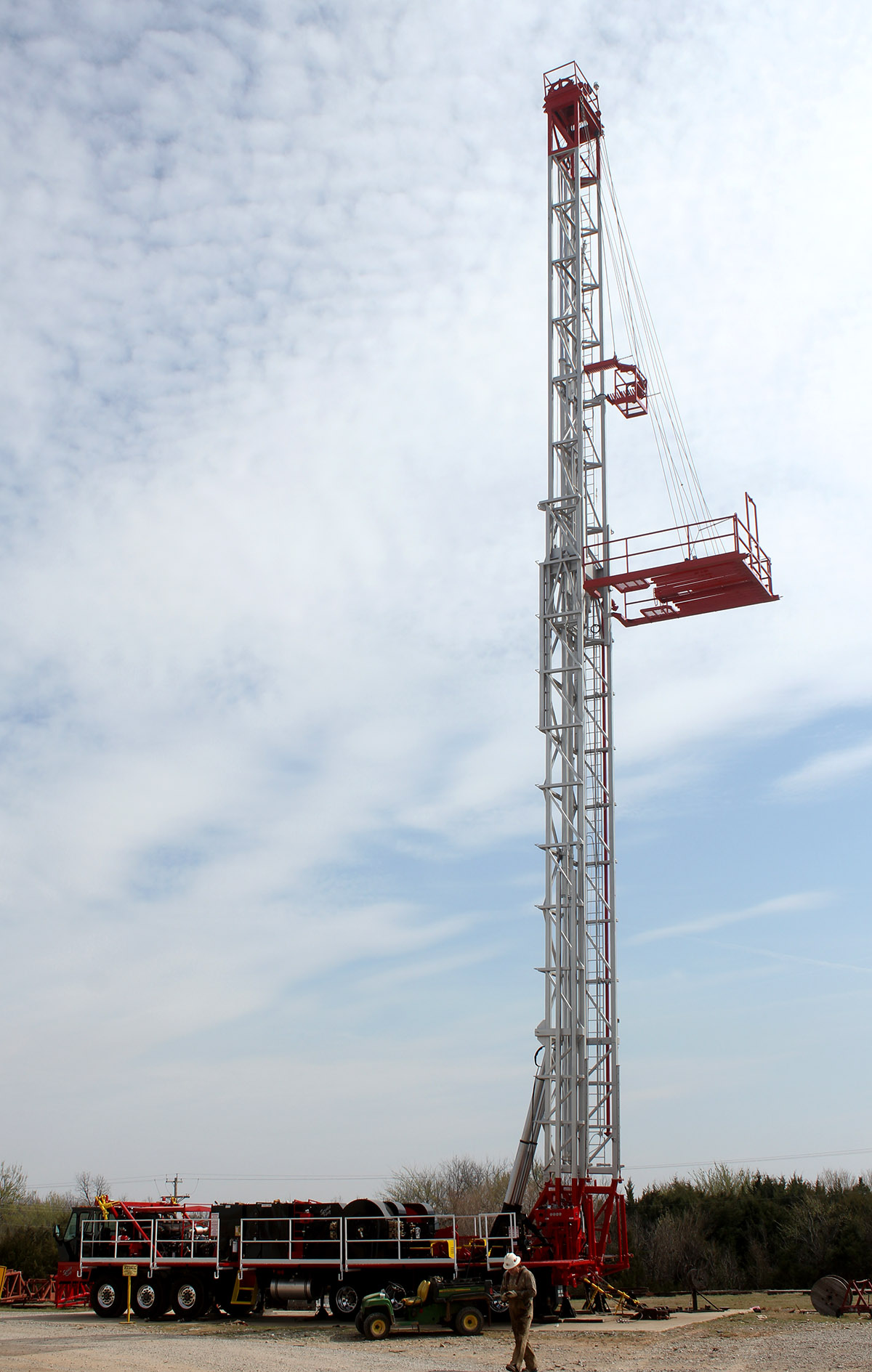 Service King SK 775 drilling and workover rig